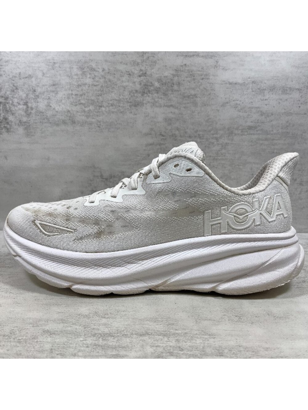 Hoka Clifton 9 Running Shoes - Men's Size 9 - White